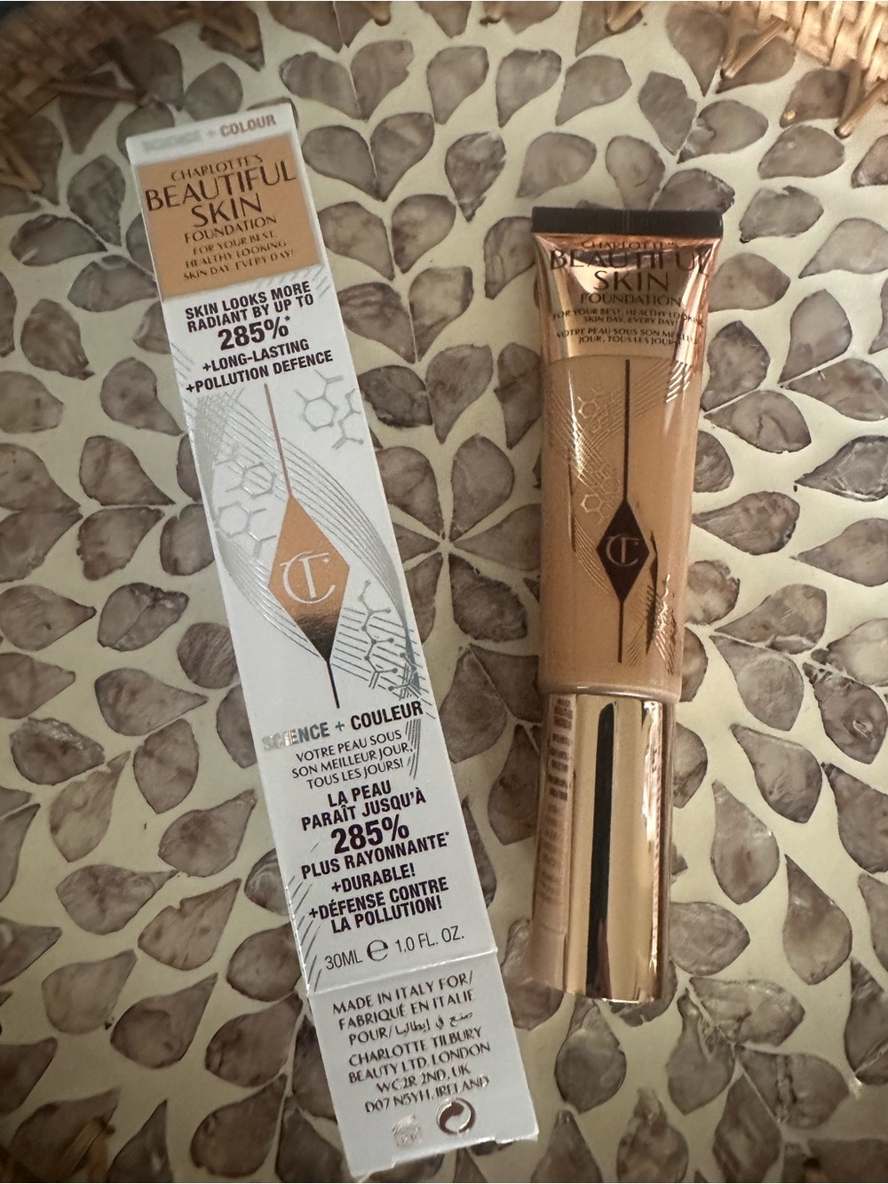 Charlotte Tilbury Beautiful Skin Foundation 6 Neutral Shade
